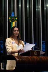 Relatora, senadora Ana Paula comemora ampliação da licença-paternidade