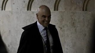 PGR recebe pedido de prisão de Moraes por tortura contra Bolsonaro