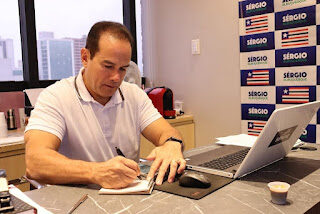 Ex-prefeito e auxiliar são condenados a ressarcir município em meio milhão de reais