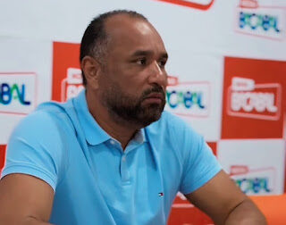 Prefeito Roberto Costa endurecerá medidas para evitar animais soltos em via pública