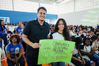 Governo do Estado entrega tablets a mais 1.461 alunos e equipamentos a agentes de saúde em Rosário