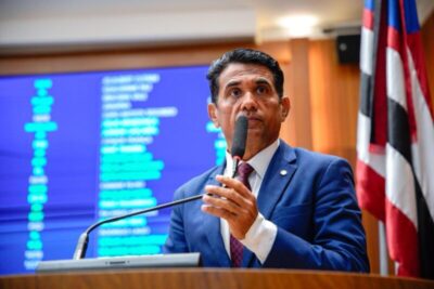 Deputado Wellington questiona realização de seletivo para professor do Estado, em vez de concurso público