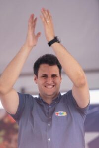 ORLEANS BRANDÃO DISPARA NAS PESQUISAS E SE CONSOLIDA COMO UM DOS FAVORITOS NA CORRIDA PELO GOVERNO DO MARANHÃO