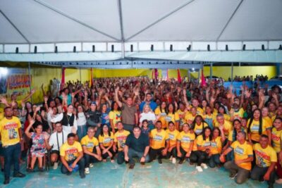 Com quase mil participantes, Marquinhos realiza grande festa para as mulheres