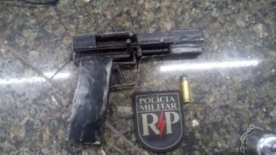 Polícia Militar conduz dois jovens por porte ilegal de arma no Parque Alvorada, em Timon