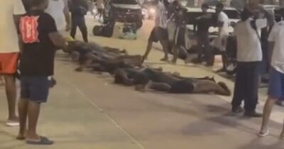 Uma ação policial chamou a atenção de quem passava pela Avenida Litorânea na noite deste domingo (28). Policiais militares interceptaram um grupo suspeito de realizar um “arrastão” na região, rendendo vários indivíduos em plena via pública.