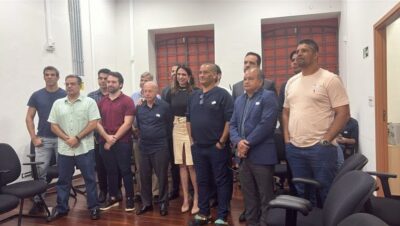 Ônibus urbanos voltam a circular nesta terça (17), mas novela continua