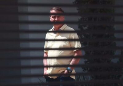 Bolsonaro está inchado e irritado no hospital, diz Carlos