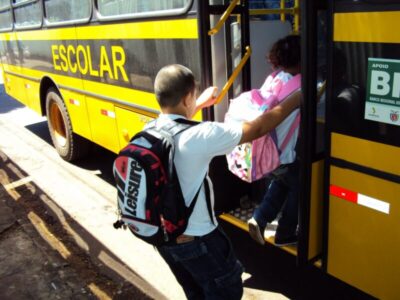 Governo do Maranhão entrega cartões de transporte grátis para estudantes