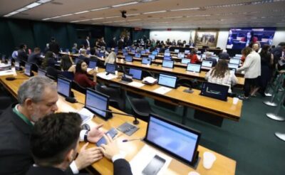 Comissão aprova seis projetos que criam datas comemorativas