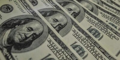 Dólar atinge menor valor em 20 meses