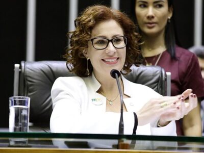 Câmara mantém mandato da deputada Carla Zambelli; maioria do MA votou pela cassação
