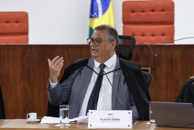 Dino trava “Império dos Penduricalhos” e impõe corte em supersalários