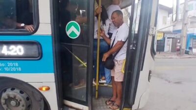 Falta de ônibus causa superlotação e longa espera no bairro Cohatrac