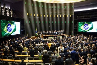 Centrão amplia verba de ministérios estratégicos em mais de 100% no orçamento de 2026