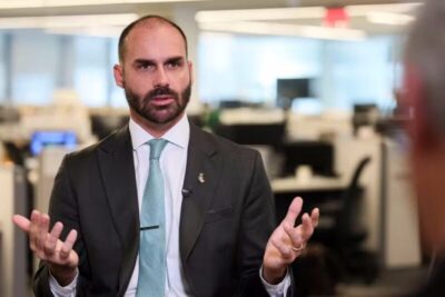 Morando nos EUA, Eduardo Bolsonaro é citado pela PF em investigação sobre possível abandono de cargo