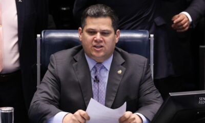 Alcolumbre cancela calendário para sabatina de Jorge Messias ao STF