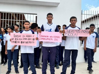Alunos protestam por escola própria e denunciam três anos sem estrutura adequada em Afonso Cunha