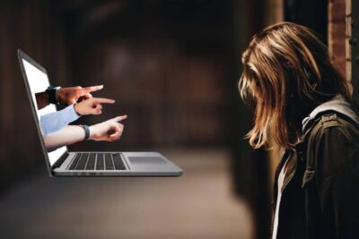 Comissão do Senado aprova endurecimento de penas para violência digital contra a mulher