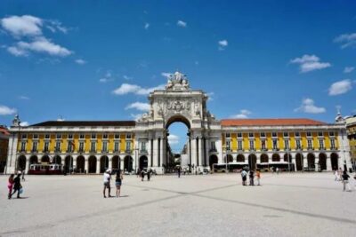 Brasileiros lideram compra de imóveis de luxo em Portugal