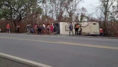 Acidente com ônibus deixa mais de 30 feridos e uma morte na BR-316