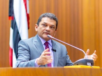 Assembleia aprova projetos sobre prevenção a remoções e despejos de autoria de Cláudio Cunha