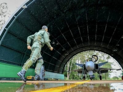 Brasil reforça defesa aérea de Brasília com caças Gripen em prontidão máxima diante de cenário internacional tenso