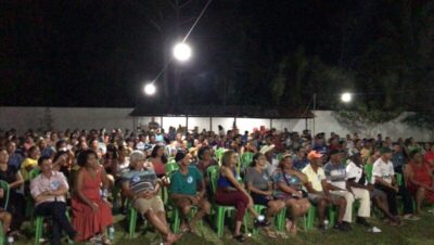 Santa Helena – Grupo 23 reúne centenas de pessoas na residência do ex-prefeito Lobato para apresentação de Hemeterio Weba e Fábio Macedo