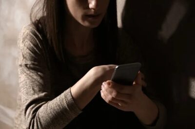 Violência digital contra mulher também é crime; veja como denunciar