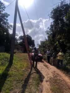 Alcântara – Com recursos próprios, presidente da Câmara Guterres Filho recupera toda iluminação pública do povoado Cajueiro II, e cumpre compromisso com moradores