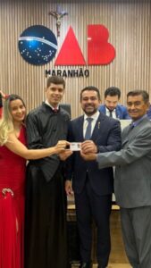 A BAIXADA MARANHENSE GANHA UM DOS MAIS JOVENS DO MARANHÃO, DR YURI PINHEIRO NATURAL DE PALMEIRÂNDIA RECEBE CARTEIRA DA OAB
