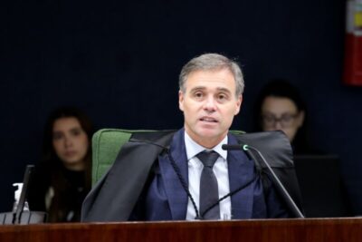 Avião com ministro André Mendonça tem decolagem abortada após falha mecânica
