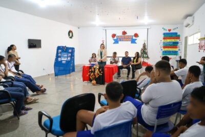 Adolescentes em medida cautelar recebem certificados de curso de Pintura Predial em São Luís