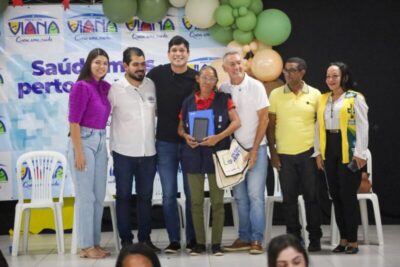 Viana recebe tablets para agentes comunitários e óculos de grau para moradores