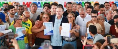 Governo do Estado entrega mil títulos de terra no município de Santa Luzia e anuncia novos investimentos