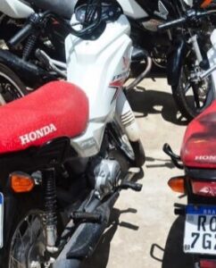 PM prende suspeitos de assalto no Fumo Verde e recupera motos roubadas