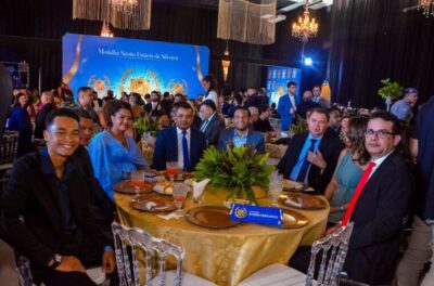 Câmara condecora relevantes serviços há 30 anos na capital