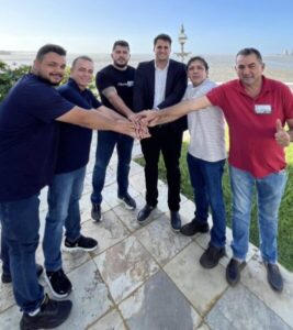 Erlanio Xavier e grupo de Amarantes são recebidos por Orleans Brandão