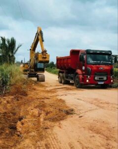 Prefeitura de Buritirana inicia serviços de limpeza e preparação para asfaltamento do trecho da MA-122 ao Parque de Vaquejada
