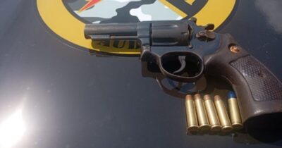 Dupla é detida por porte ilegal de arma de fogo em Itapecuru Mirim/MA
