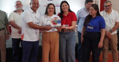 Vargem Grande recebe três premiações durante evento educacional em Itapecuru-Mirim