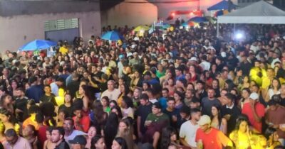 MULTIDÃO CELEBRA A CHEGADA DE 2026 NO PRÉ-RÉVEILLON DA PRINCESA EM…