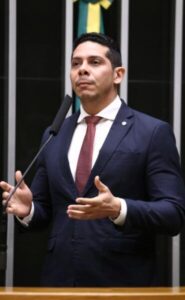 “Crime organizado está na política”, dispara Paulo Marinho Jr. sobre operação da PF em Caxias