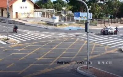 Motociclista morre após ser atingido em alta velocidade por carro em semáforo de Teresina