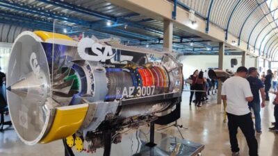 1ª turma de bolsistas do curso de Mecânicos de Manutenção Aeronáutica tem aula inaugural em Brasília