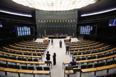 Câmara aprova regime de urgência para três projetos de lei; acompanhe