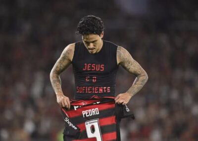 Pedro brilha no Maracanã e transforma críticas em redenção com gol da vitória do Flamengo