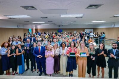 Iracema Vale participa de evento em alusão ao Dia Internacional da Mulher e do lançamento da cartilha “Proteja seu bolso, Mulher”