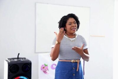 Na calada da noite, vice-prefeita faz foto oficial que será utilizada pela Prefeitura de São Luís