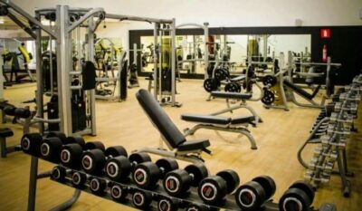 Escolha entre treino doméstico e academia define sucesso na luta contra o sedentarismo